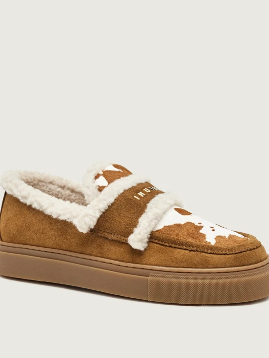 Zdjęcie produktu INUIKII Ocieplane loafersy Print | shearling | zamsz brązowy