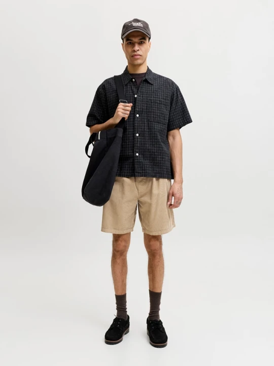 Zdjęcie produktu Jack & Jones Bermudy sztruksowe "Bill" w kolorze beżowym rozmiar: M