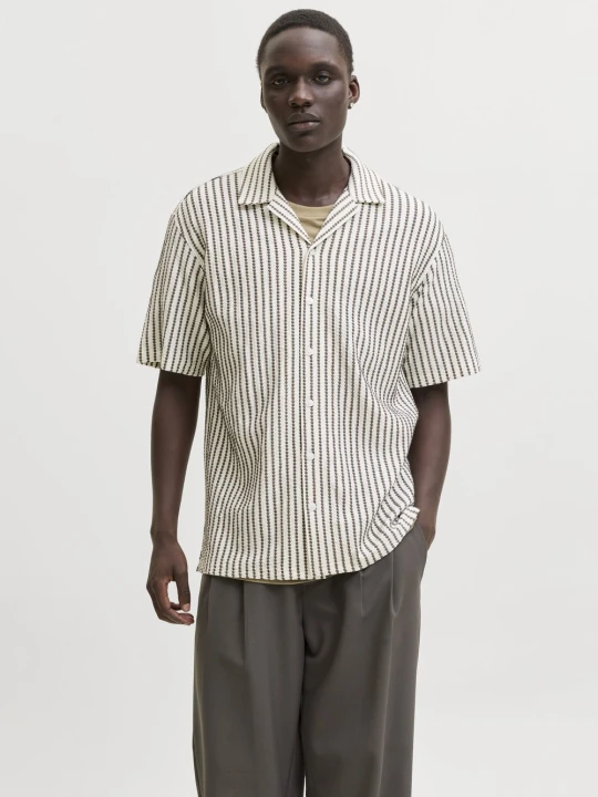 Zdjęcie produktu Jack & Jones koszula z krótkim rękawem Mężczyźni Comfort Fit Bawełna brązowy