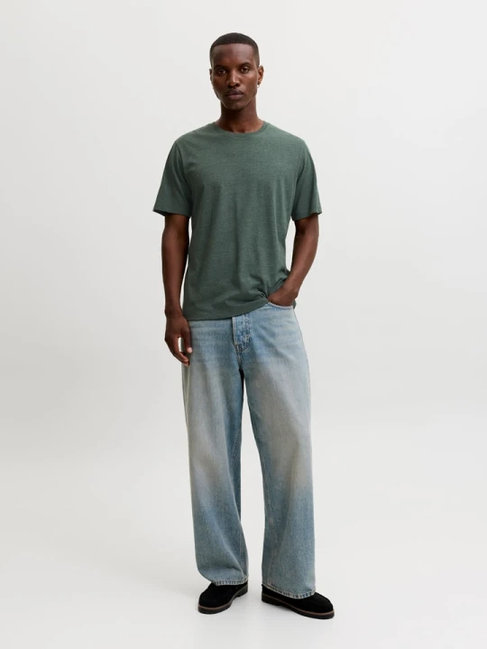 Zdjęcie produktu Jack & Jones Koszulka "Jjeorganic" w kolorze zielonym rozmiar: L