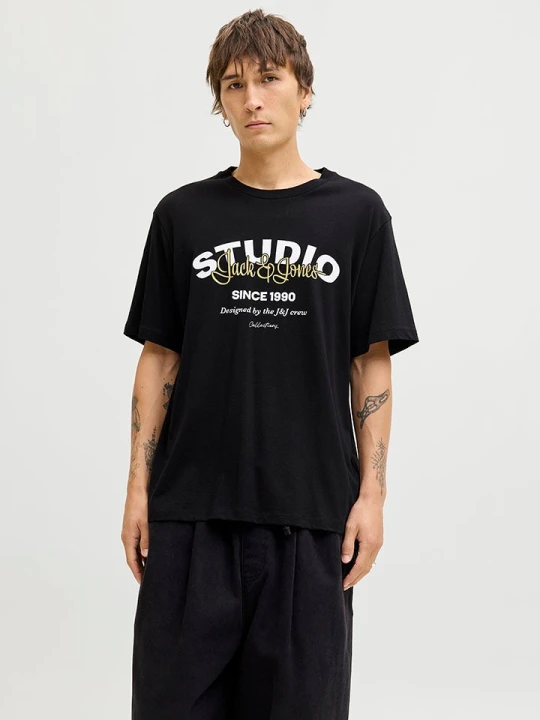 Zdjęcie produktu Jack & Jones Koszulka "Yuki" w kolorze czarnym rozmiar: M