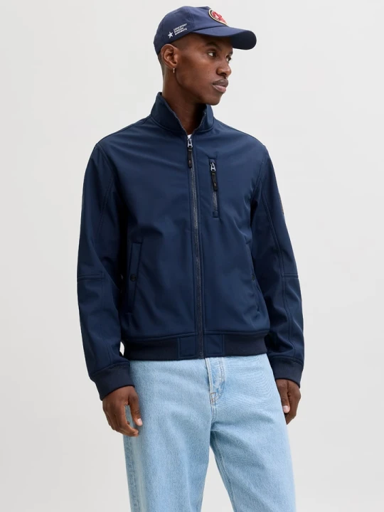 Zdjęcie produktu Jack & Jones Kurtka softshellowa "Parker" w kolorze granatowym rozmiar: M