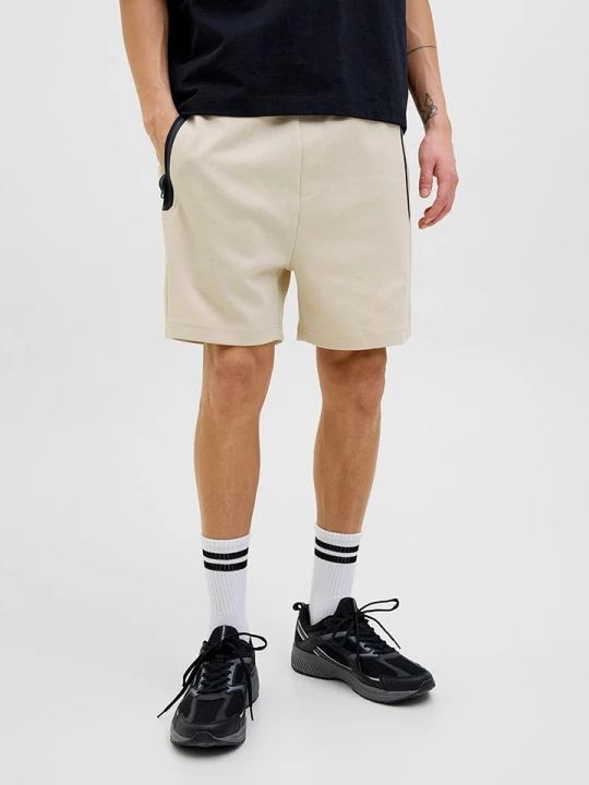Zdjęcie produktu Jack & Jones Szorty dresowe w kolorze beżowym rozmiar: M