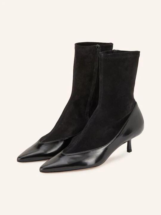 Zdjęcie produktu Jacquemus Botki Chelsea Les Bottines Tourni schwarz CZARNY