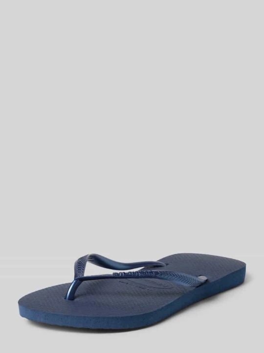 Zdjęcie produktu Japonki w wąskim kroju z detalem z logo Havaianas Ciemnoniebieski