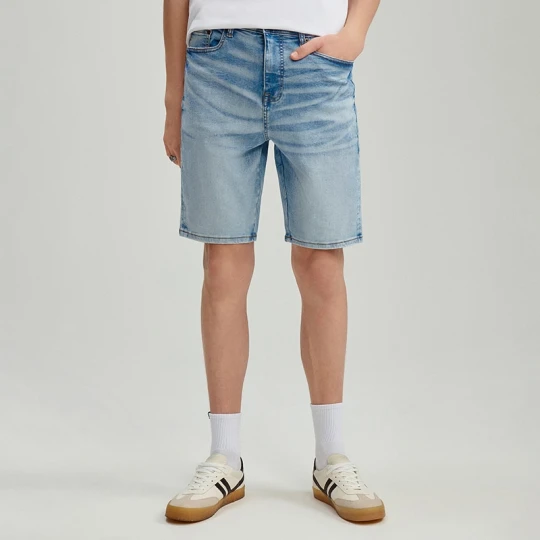 Zdjęcie produktu Jasne szorty jeansowe slim comfort przed kolano House niebieski