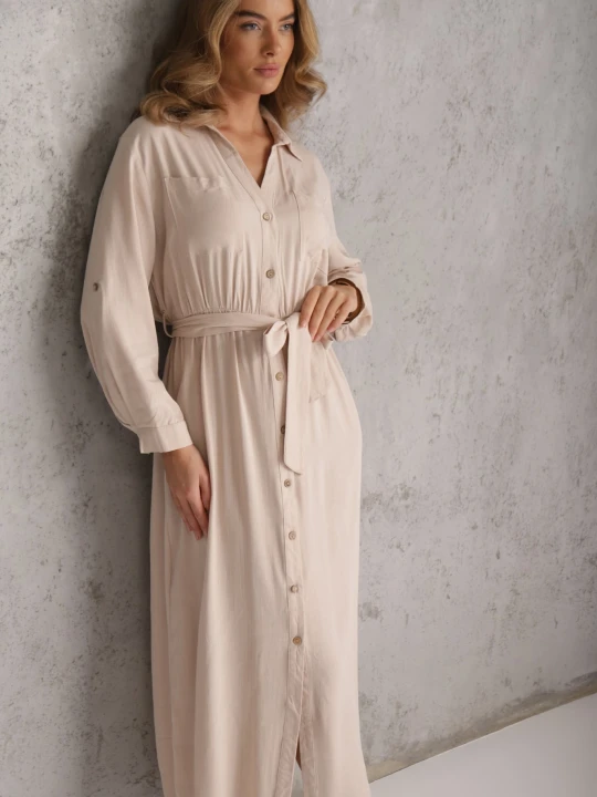 Zdjęcie produktu Jasnobeżowa Koszulowa Sukienka Utility z Bawełny z Wiązanym Paskiem w Talii Retona M&d Fashion Beżowy