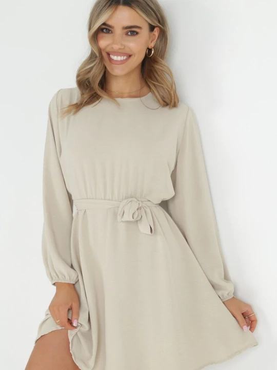 Zdjęcie produktu Jasnobeżowa Sukienka Rozkloszowana z Gumką w Pasie Selnaedo New Collection Beżowy