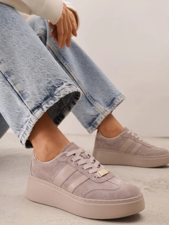 Zdjęcie produktu Jasnobeżowy Sneakersy na Platformie z Zamszu Naturalnego ze Skórzaną Wkładką Heizeiros Goodin