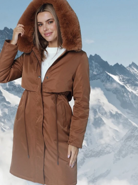 Zdjęcie produktu Jasnobrązowa Kurtka Typu Parka z Kapturem i Odpinanym Kołnierzem Ściągana w Talii Semithira J.style Brązowy