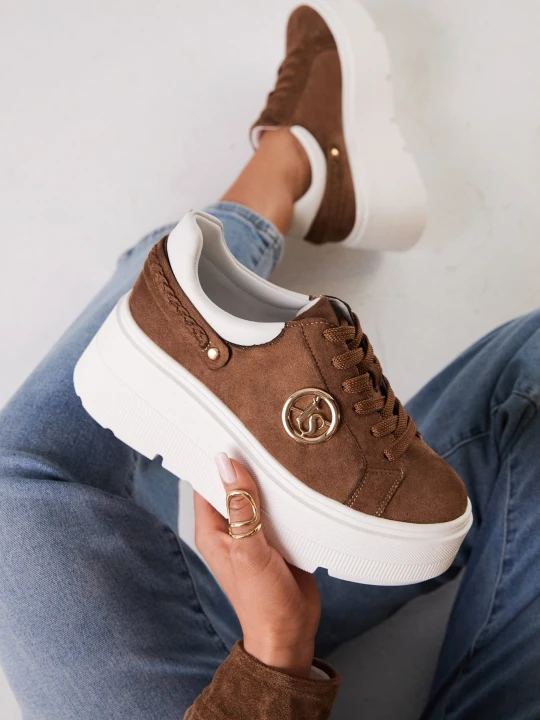 Zdjęcie produktu Jasnobrązowe Sneakersy Vices na Platformie Ozdobione Metaliczną Aplikacją Tatellia Beżowy
