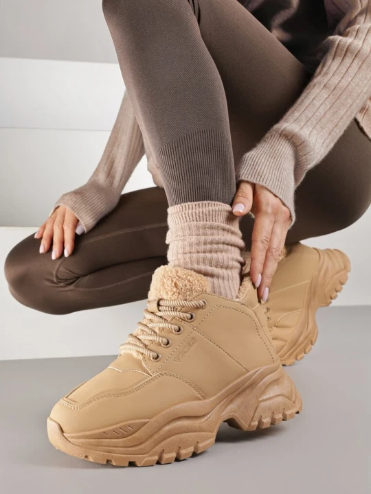Zdjęcie produktu Jasnobrązowe Traperki Sneakersy Vices na Grubej Tłoczonej Platformie Typu Traperki Narrise Brązowy