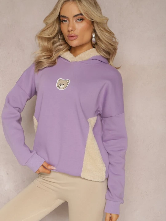 Zdjęcie produktu Jasnofioletowa Bluza z Bawełny z Ozdobną Naszywką z Misiem i Polarowym Kapturem Hecatia Las Garras Fioletowy