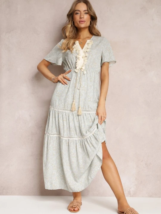Zdjęcie produktu Jasnoniebieska Sukienka Boho z Chwostami i Ażurowymi Zdobieniami Poniti R&f Fashion Niebieski
