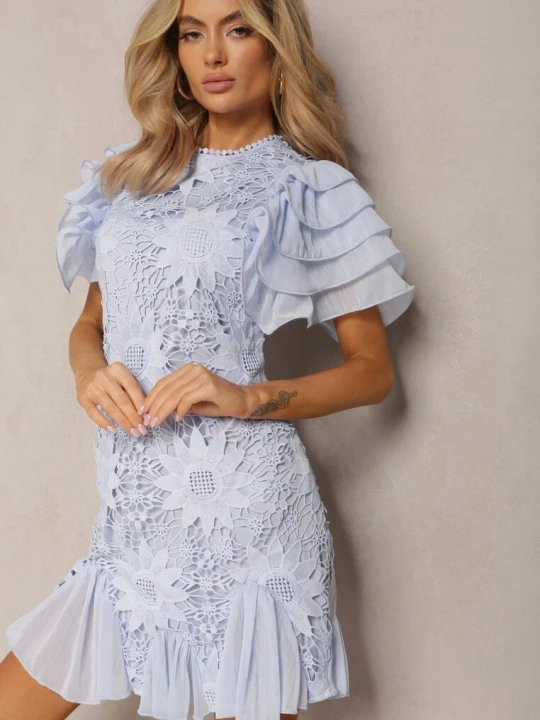 Zdjęcie produktu Jasnoniebieska Sukienka Dopasowana Mini z Koronką i Falbankami Offiamea Lovery Niebieski