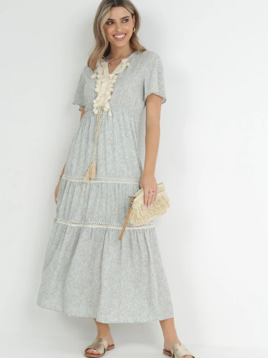 Zdjęcie produktu Jasnoniebieska Sukienka Maxi z Gumką w Pasie i Chwostami w Kwiaty Patrisce R&f Fashion Niebieski
