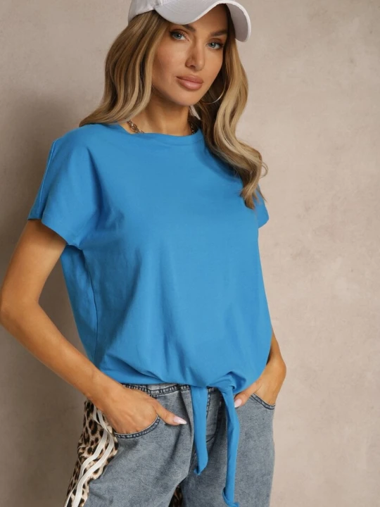 Zdjęcie produktu Jasnoniebieski Bawełniany T-shirt Wiązany u Dołu Sunalina Glo-story