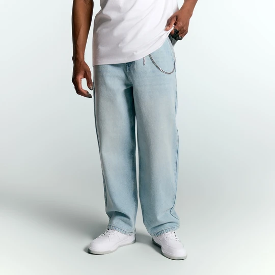 Zdjęcie produktu Jasnoniebieskie jeansy skater fit House
