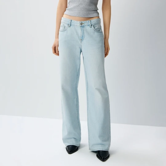 Zdjęcie produktu Jasnoniebieskie jeansy wide leg z niskim stanem House