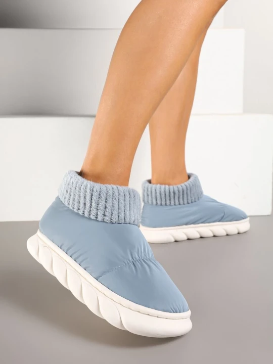 Zdjęcie produktu Jasnoniebieskie Kapcie Vices Pikowane na Piankowej Podeszwie Floraviel