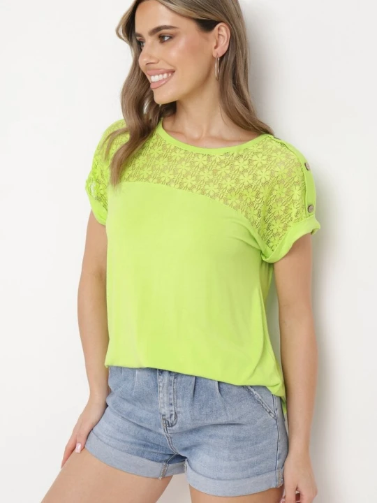 Zdjęcie produktu Jasnozielona Ażurowa Bluzka z Wiskozy Ozdobiona Guzikami Elloria Fashion Zielony