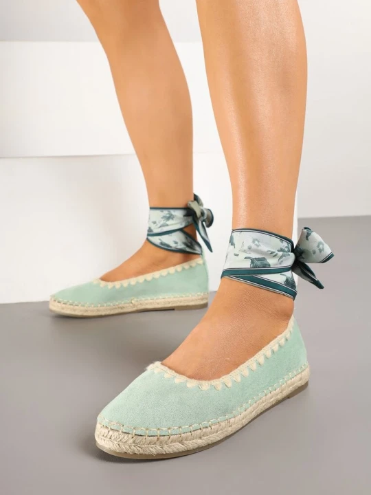 Zdjęcie produktu Jasnozielone Espadryle ze Wzorzystym Wiązaniem Przy Kostce Zdobione Plecionką Lortevia Zielony