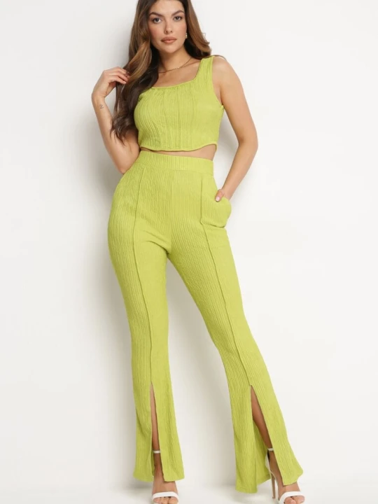 Zdjęcie produktu Jasnozielony Elegancki Komplet Prążkowany z Topem i Spodniami Dzwony Laneri
