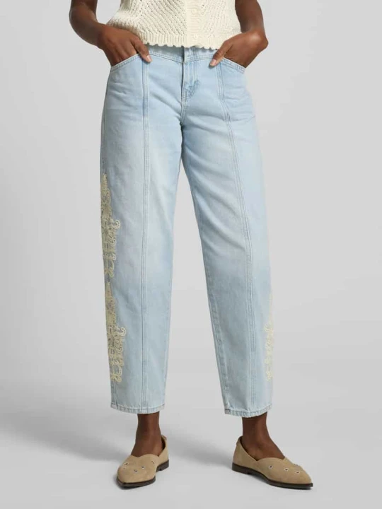 Zdjęcie produktu Jeans o kroju wide fit z kwiatową koronkową aplikacją Jake*s Jasnoniebieski melanż