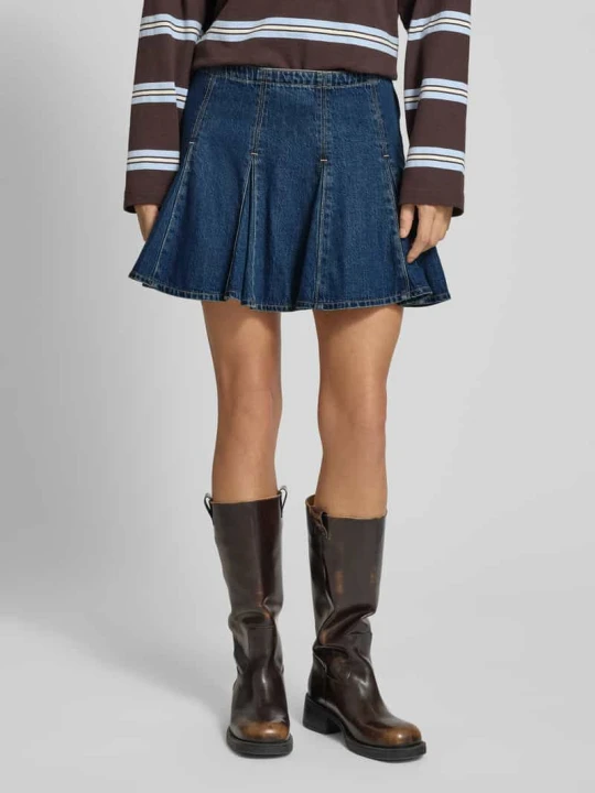 Zdjęcie produktu jeansowa spódnica mini z mieszanka bawełny i lyocellu model 'GODET' Levi's Ciemnoniebieski
