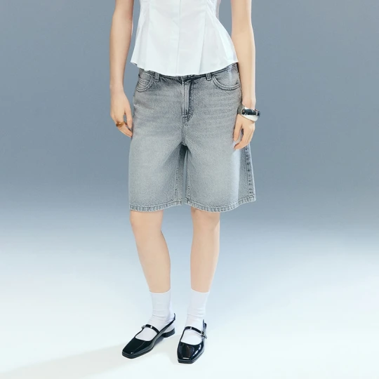 Zdjęcie produktu Jeansowe bermudy baggy fit jasnoszare House jasnoszary