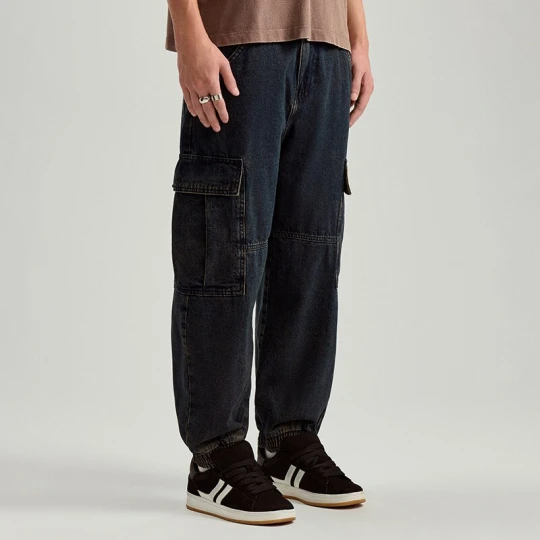 Zdjęcie produktu Jeansowe joggery wide leg z kieszeniami cargo House granatowy