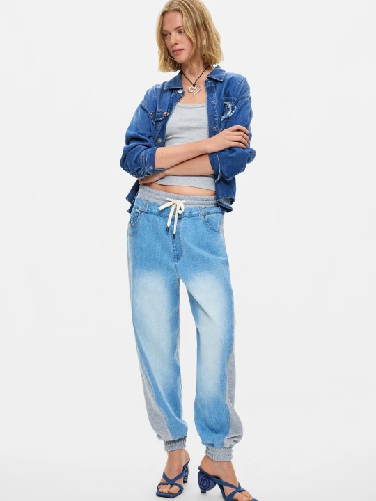Zdjęcie produktu Jeansowe spodnie jogger Desigual niebieski