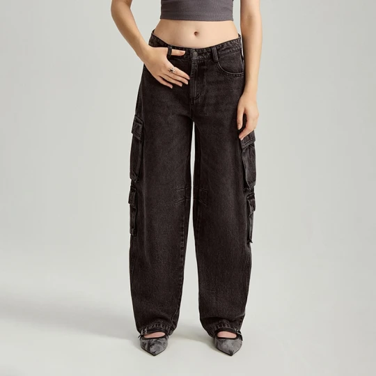 Zdjęcie produktu Jeansy baggy fit z kieszeniami cargo czarne House