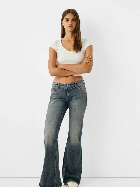 Zdjęcie produktu Jeansy Bootcut Bershka niebieski denim