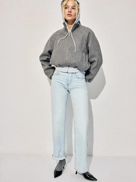 Zdjęcie produktu Jeansy Bootcut Stradivarius niebieski denim