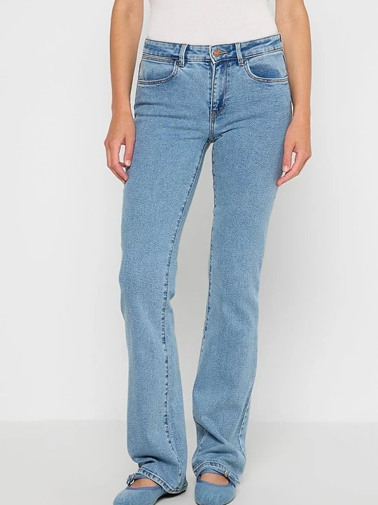 Zdjęcie produktu Jeansy Bootcut Wrangler niebieski