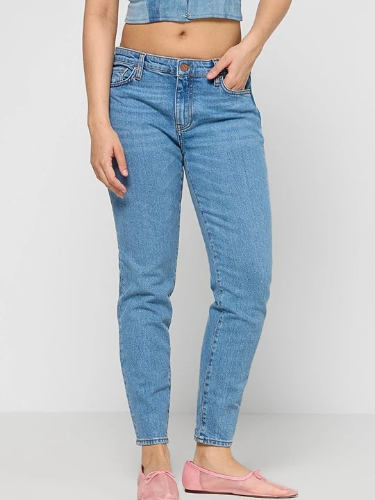 Zdjęcie produktu Jeansy damskie mom fit Armani Exchange niebieski