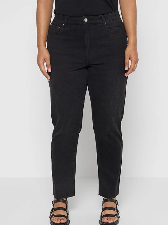 Zdjęcie produktu Jeansy damskie mom fit ONLY Carmakoma czarny