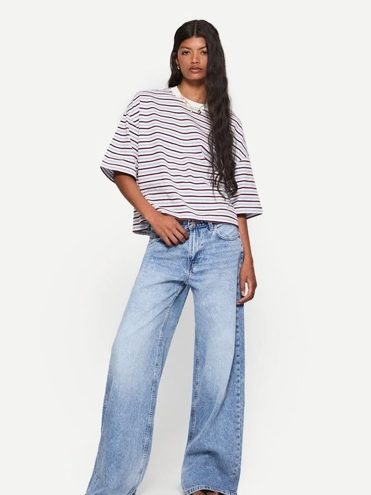 Zdjęcie produktu Jeansy Dzwony Bershka jasnoniebieski denim