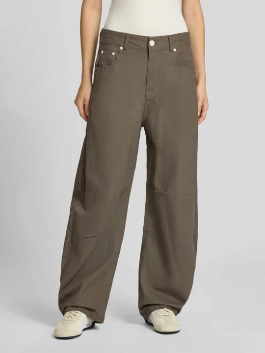 Zdjęcie produktu Jeansy o kroju barrel fit w 5 kieszeni Another Cotton Lab Czekoladowy