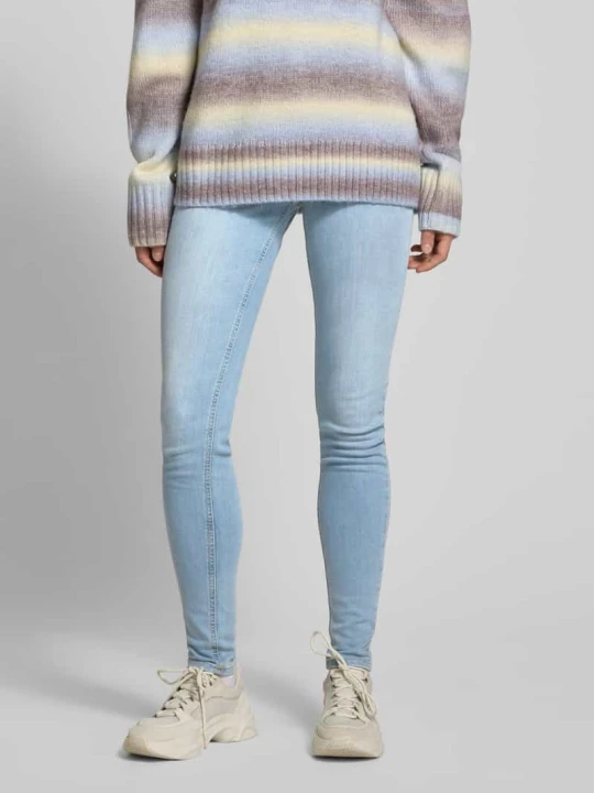 Zdjęcie produktu Jeansy o kroju skinny fit z 5 kieszeniami model ‘NORA’ Tommy Jeans Jasnoniebieski