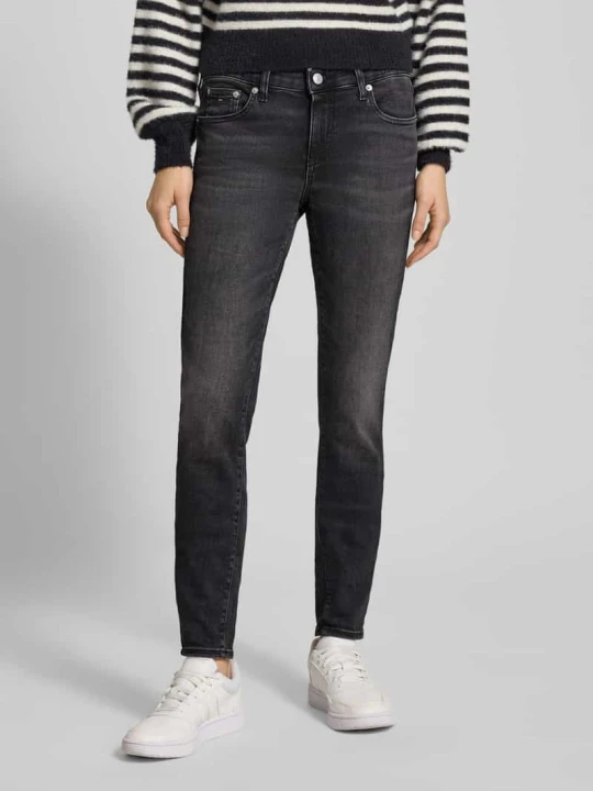 Zdjęcie produktu Jeansy o kroju skinny fit z mieszanki bawełny model ‘SOPHIE’ Tommy Jeans Czarny