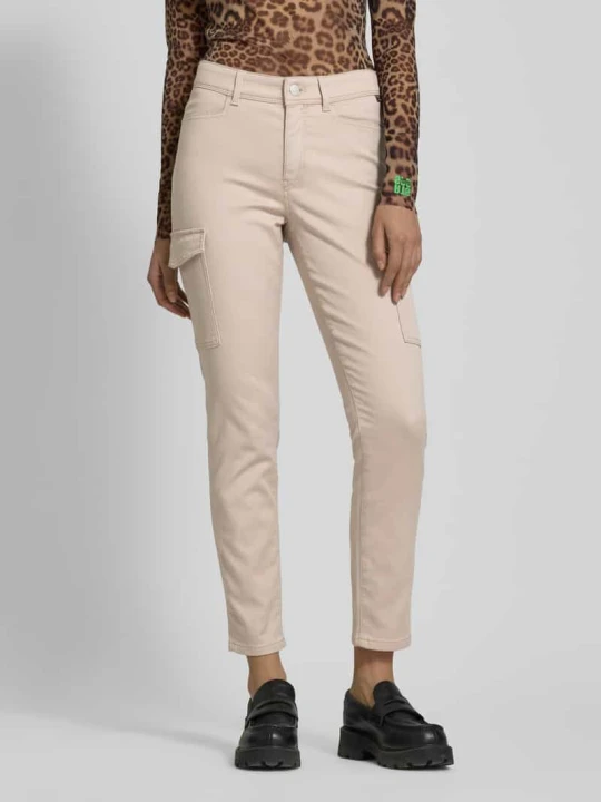 Zdjęcie produktu Jeansy o kroju slim fit z kieszeniami cargo Marc Cain Piaskowy