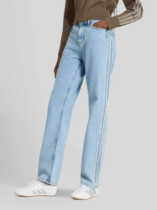 Zdjęcie produktu Jeansy o kroju straight fit z czystej bawełny adidas Originals Jeansowy niebieski