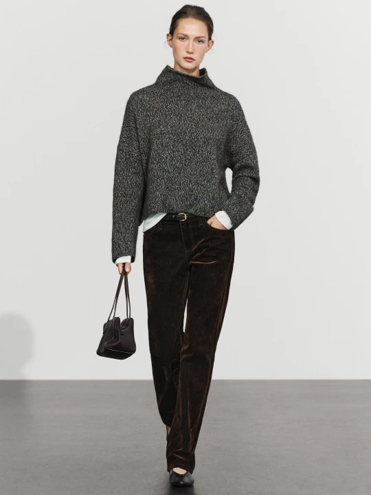 Zdjęcie produktu Jeansy O Prostym Kroju Z Niskim Stanem I Flokowanym Wykończeniem - Szarobrązowy - Massimo Dutti - Female