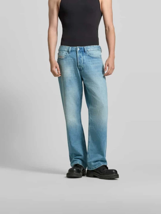 Zdjęcie produktu Jeansy o rozkloszowany krój z Naszywka z logo Diesel Jeansowy niebieski