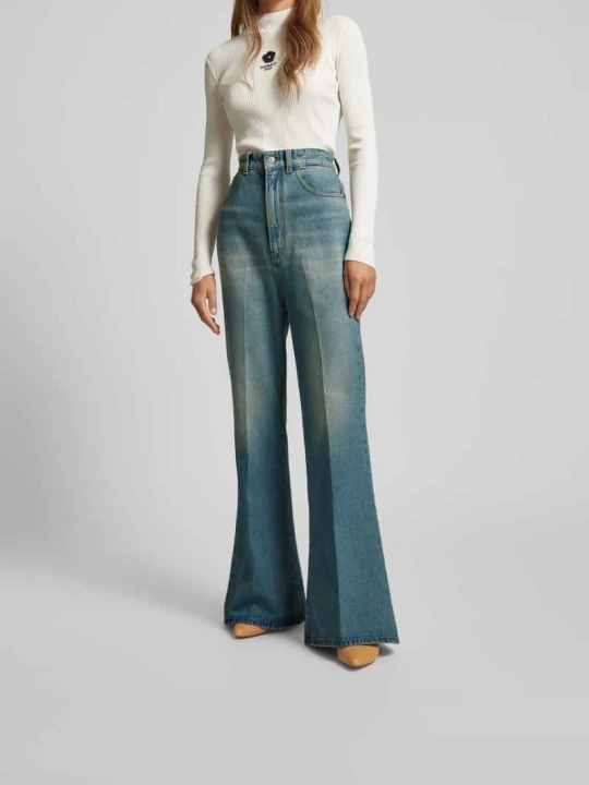 Zdjęcie produktu Jeansy o rozkloszowanym kroju z 5 kieszeni Victoria Beckham Jeansowy niebieski