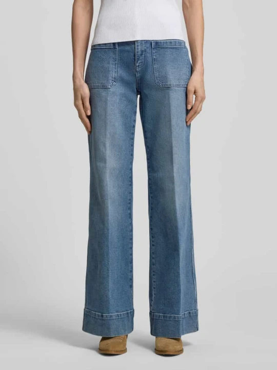 Zdjęcie produktu Jeansy o rozkloszowanym kroju z naszywanymi kieszeniami Michael Kors Jeansowy niebieski