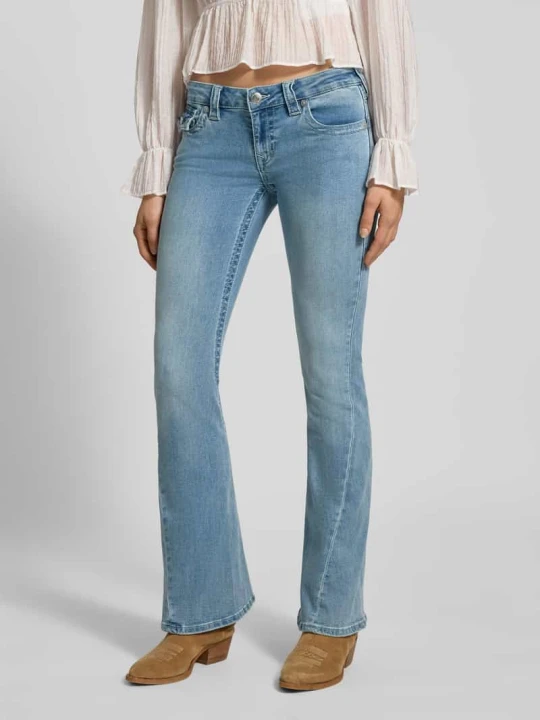 Zdjęcie produktu Jeansy o rozkloszowanym kroju z niskim stanem i wpuszczanymi kieszeniami model ‘JOEY’ True Religion Jasnoniebieski