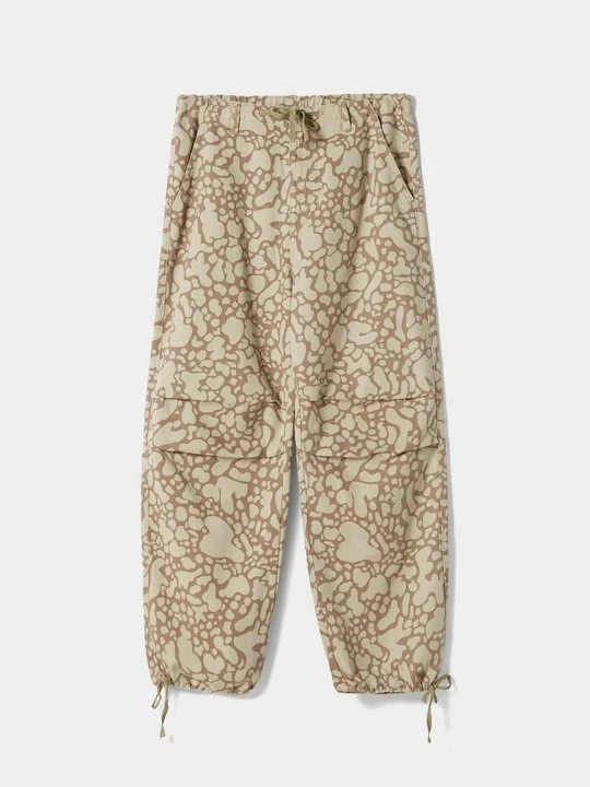 Zdjęcie produktu Jeansy Relaxed Fit Bershka brązowy